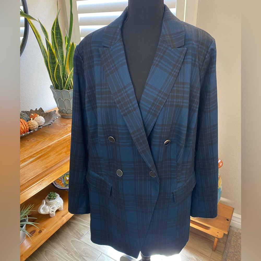LANE BRYANT blue and black plaid women’s long jacket size 18